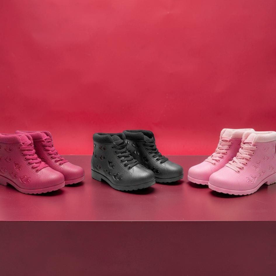 Botinha Infantil Colorida: Perfeita para Passeios e Looks Fofos | Jo Achadinhos