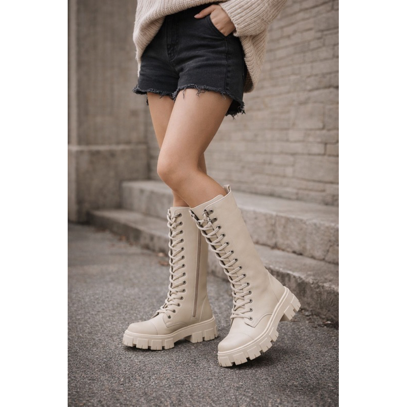 Bota Coturno Feminino Tratorado de Cano Alto com Plataforma