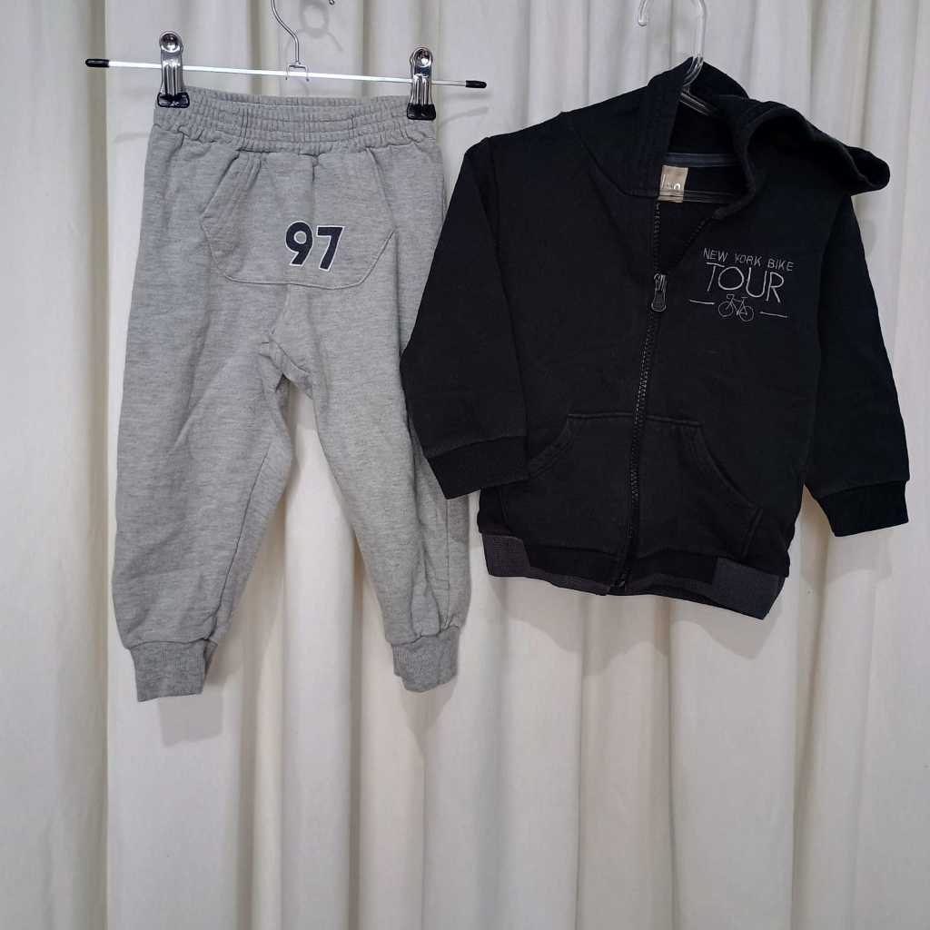 Conjunto Moletom em Algodão Jaqueta Capuz + Calça Infantil Tam: 1 ano Brechó Bazar Usado