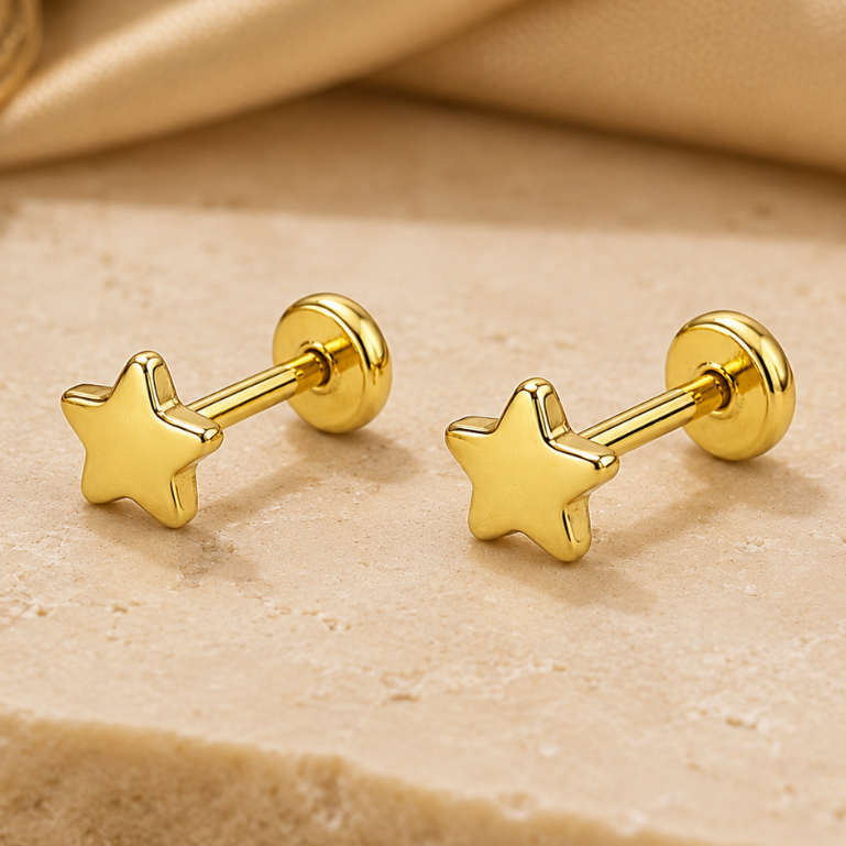 Brinco Estrelinha Bebê Folheado a Ouro 18k Hipoalérgico -Tarraxa Baby Pequeno Delicado Bebê Menina - Caixinha Presente