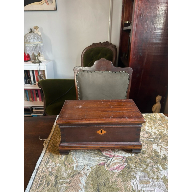 caixa de madeira porta joias porta objetos vintage antiga antiquário