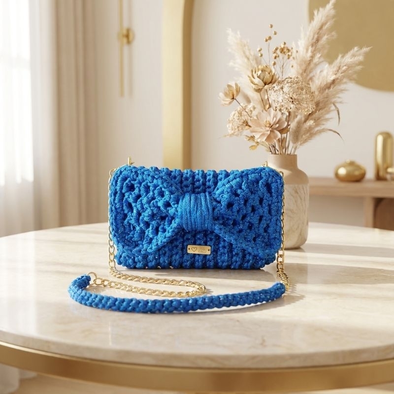 Mini Bolsa Clutch Feminina de Crochê Amélie | Alça de Ombro e Corrente Dourada