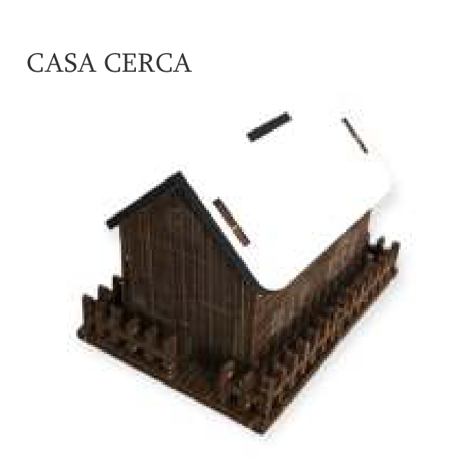 Miniatura Casa c/ Cerca MDF Telhado Branco Tamanho P Casinha Decorativa Madeira Enfeite 9x6.5cm