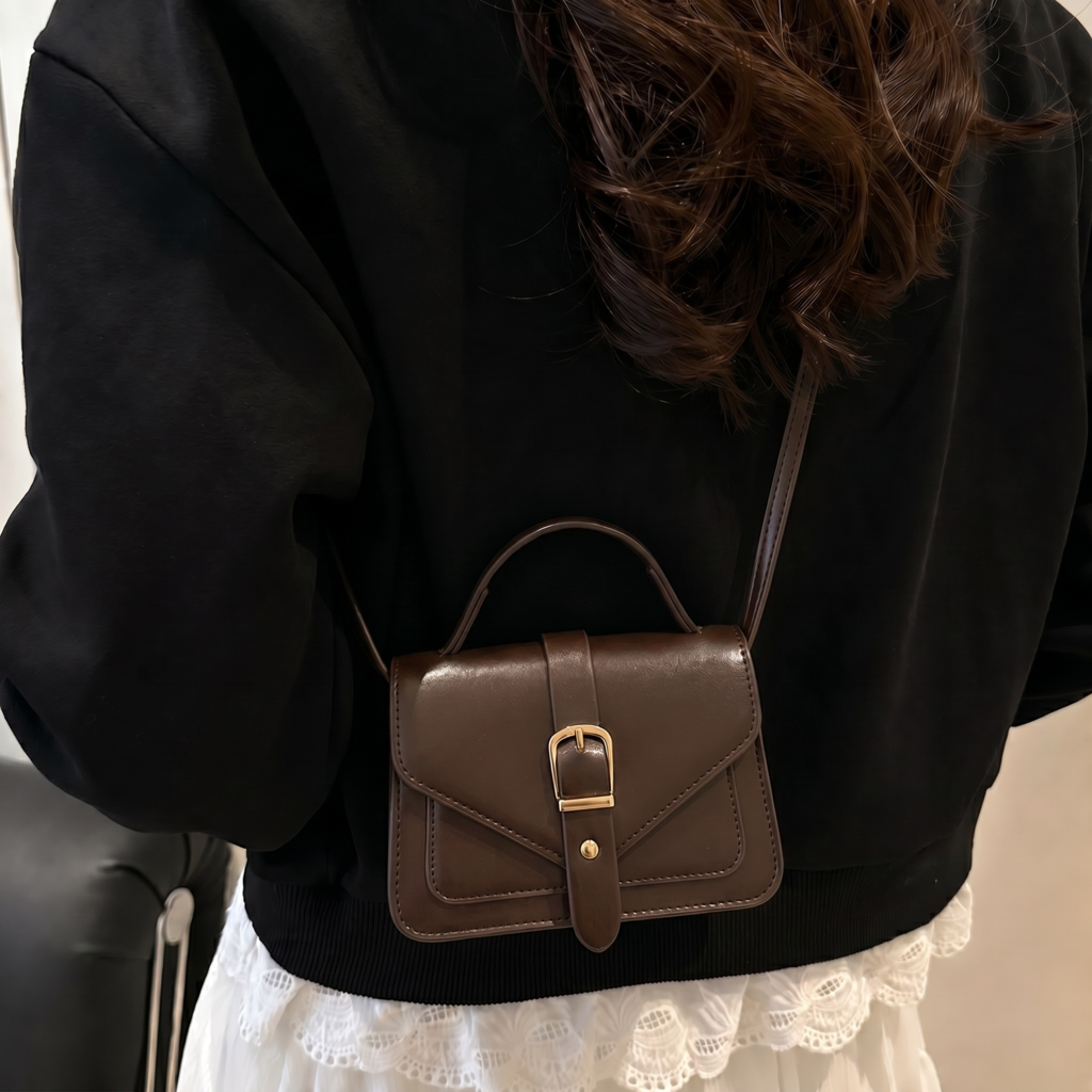 Bolsa Feminina Pequena Estruturada Transversal e Mão Com Alça Regulável e Removível Lançamento