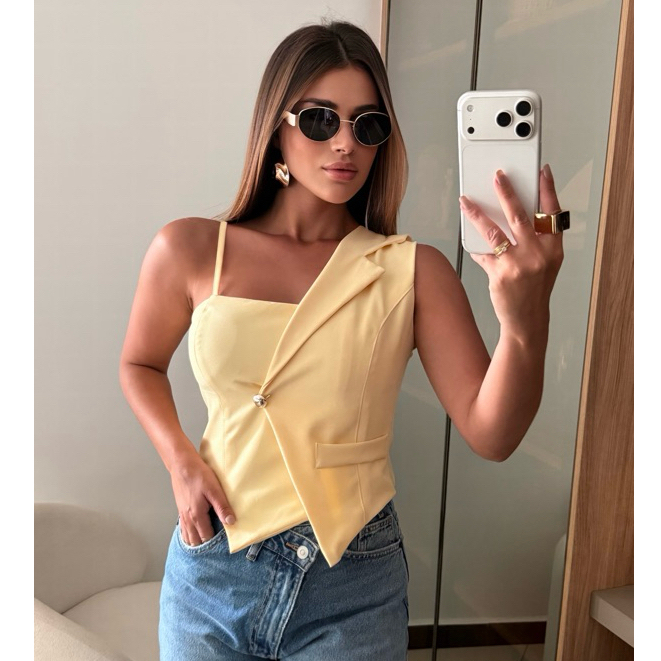 Cropped Regata Colete Feminino Alfaiataria com Bojo com Detalhe de Botão Casual Escritório