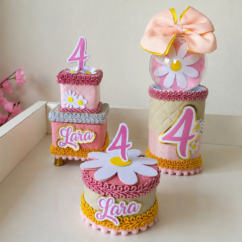 Lembrancinha Personalizada Luxo Fim De Aniversario Flor Margarida 5/10/15 Cofrinhos Caixinhas