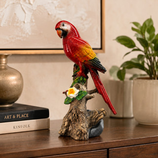 Enfeite de Resina Arara Vermelha 22CM Decorativa Escultura de Pássaro Colorido Mesa Escritório