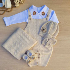Saída de maternidade menino Jardineira bege tricot kit leão completa