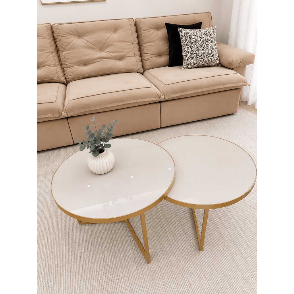 Kit 2 Mesas Mesinhas de Centro para Decoração para Sala Metal Dourada com Tampo de Vidro Off White Laqueado