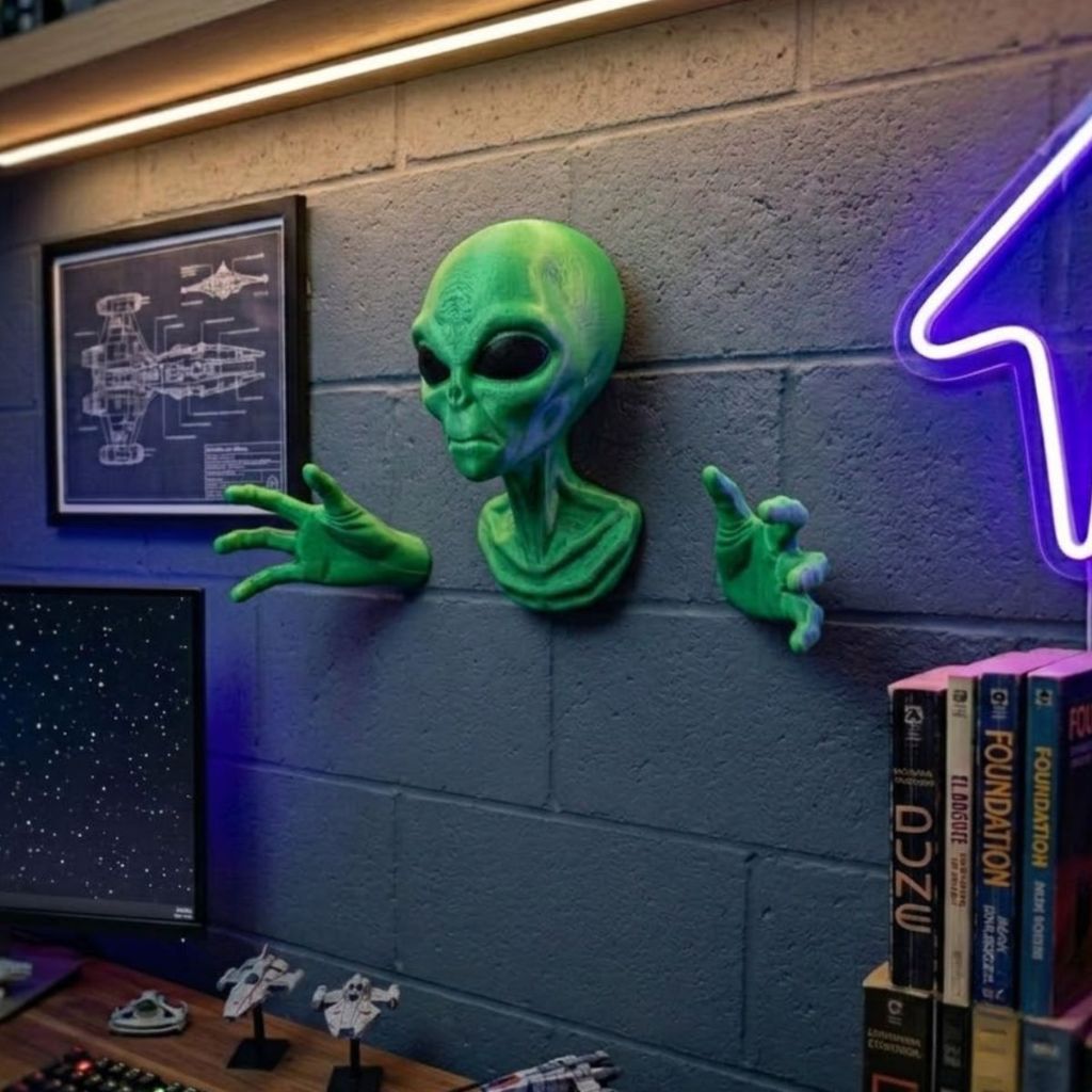 Alienígena Decorativo de Parede com Cabeça e Mãos  Efeito Estilo 3D