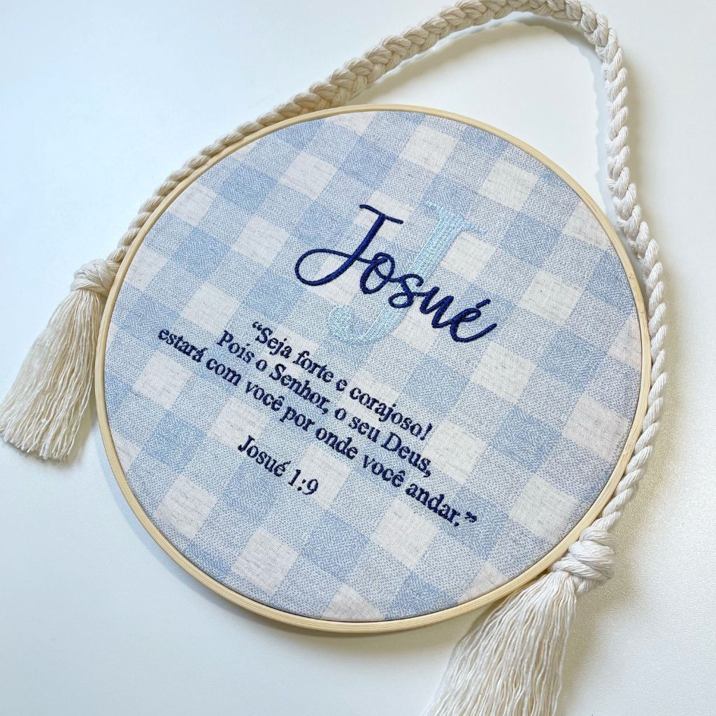 Quadro Enfeite Porta Maternidade Xadrez Bordado Personalizado Nome e Frase