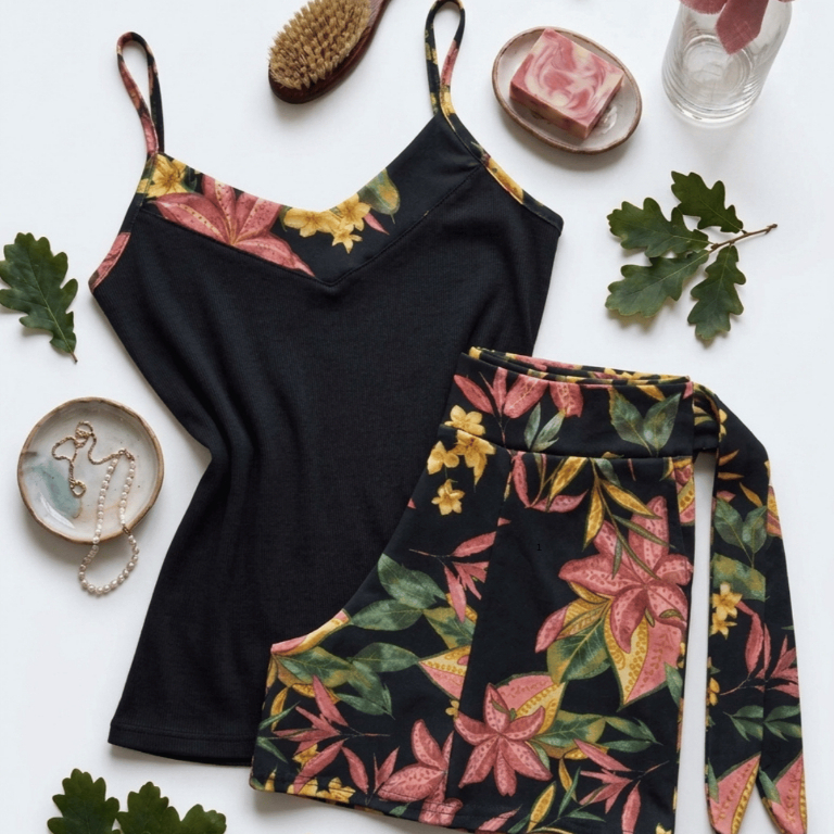Conjunto Feminino Verão Short Cós Alto Estampado E Blusa Regata V