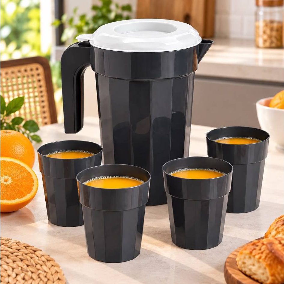 Kit Jarra 2L Com 4 Copos 300 ML Plástico Preto Com Tampa Branca Para Servir Agua Suco