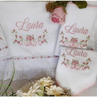 Kit 3 pças Toalha Fralda Sem Capuz + Fralda + Lencinho Bordadas Personalizadas c/ Nome do Bebê Menina