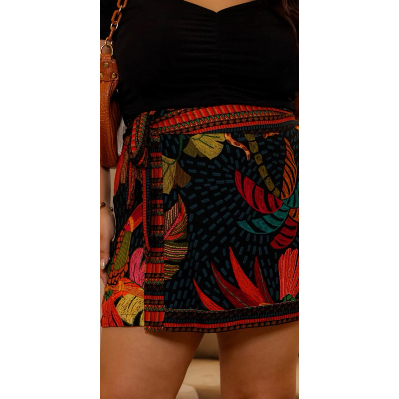Short-saia plus size feminino estampa jungle chic floral viscose