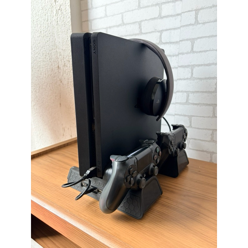 PS4 Slim 1TB + 2 controles + Headset + Suporte + 9 jogos