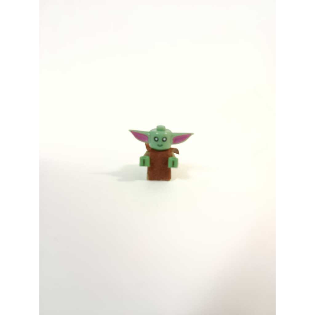 Lego Similar Minifigura Grogu / Baby Yoda Star Wars Var.1 Com Capa – Blocos de Montar