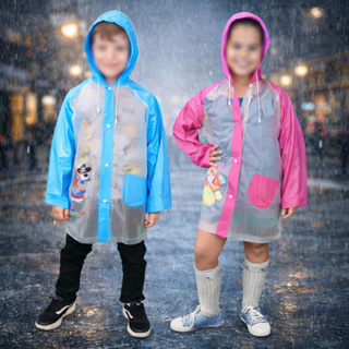 Capa de chuva infantil semi transparente com estampas menino menina com capuz e bolsos PVC em Oferta na Shopee