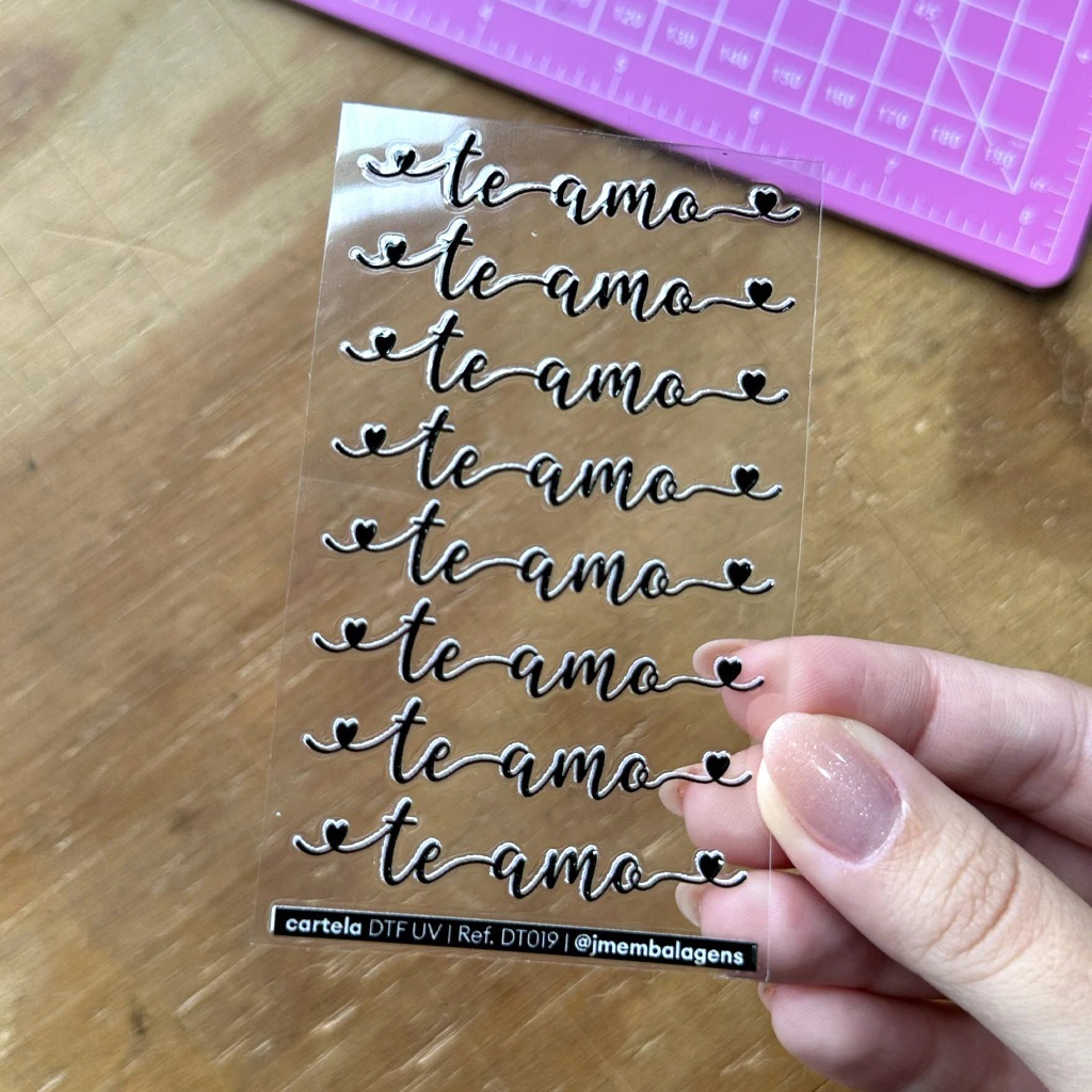 Cartela Adesivo DTF UV - Palavra "TE AMO" (08 un) em PRETO Ref. DT019 - 1, 2, 3, 4 ou 5 cartelas