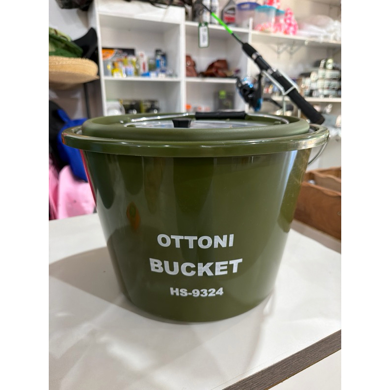 Balde De Pesca Para Isca Viva Hs-9324 - Ottoni 10 Litros Verde-escuro