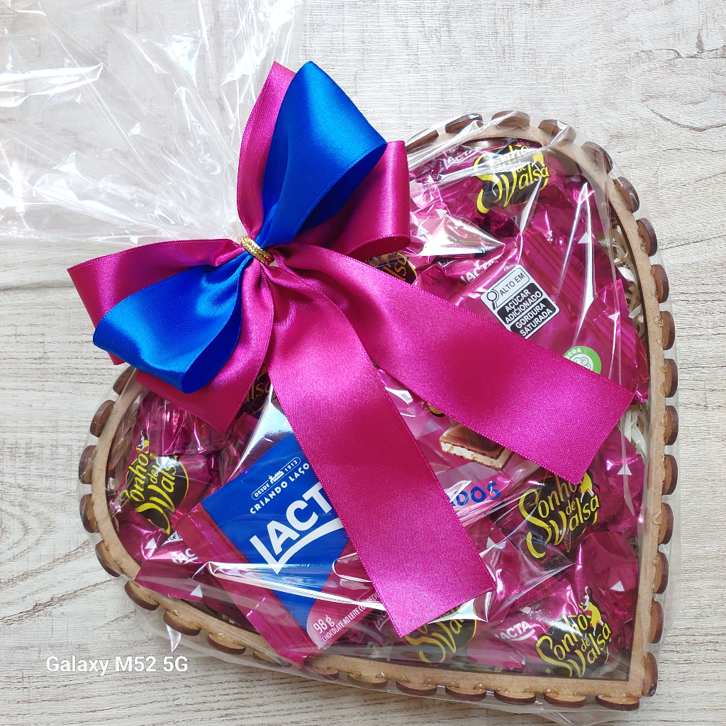 Cesta de Chocolate Com Bombom e Barra / Presente Aniversário/Dia das Mães / Páscoa Com Cartão em Oferta na Shopee