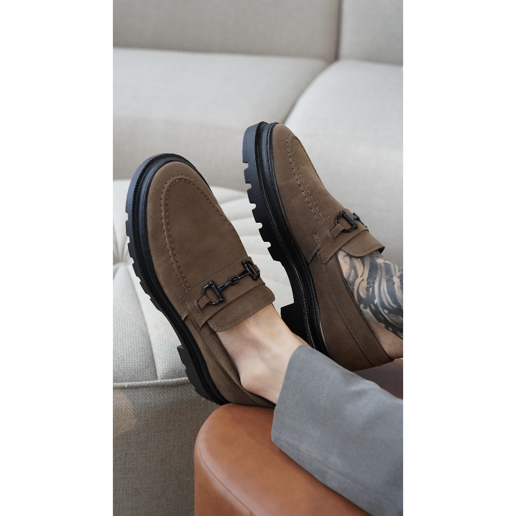 Sapato Social Mocassim Casual Masculino Em Camurça Solado Leve Costurado Oxford Festa Escritório Dia dos Pais
