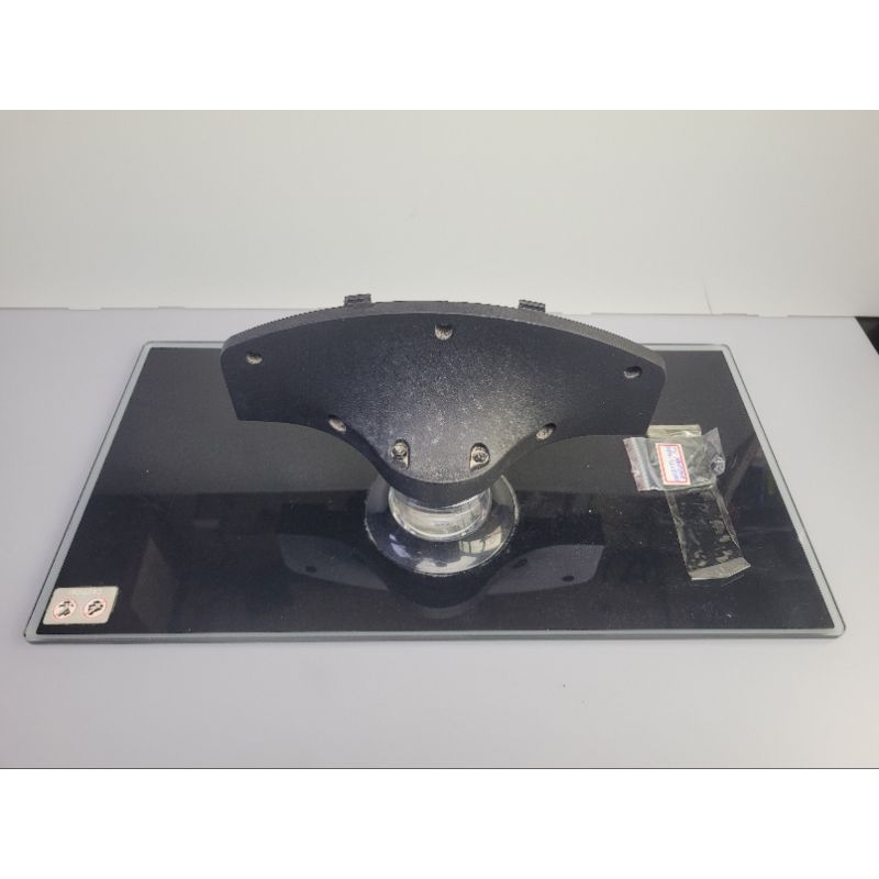 base ou pé TV hbuster hbtv-42l01fd com os parafusos só serve neste modelo
