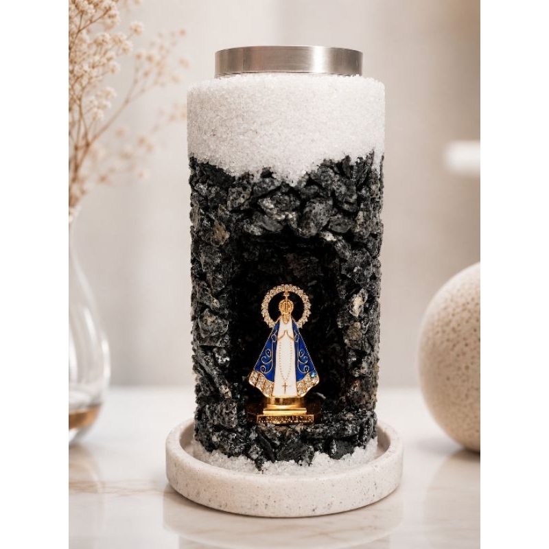 Vela Decorativa Gruta Nossa Senhora Aparecida + 3 refis de Velas Aromáticas BRINDE bandeja de gesso