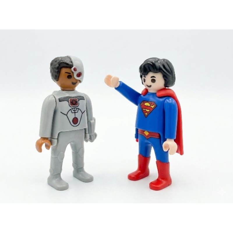 Boneco Colecionável PlayMobil DC Comics Kinder Ovo - Miniatura Detalhada e Divertida