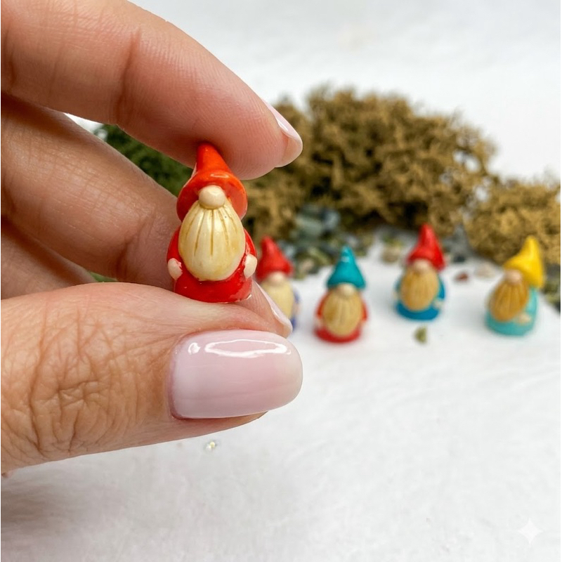 Mini Gnomos de resina - Perfeito para decorar Terrários/Mini Jardim/ Artesanato (kits com 12 e 06 unidades)