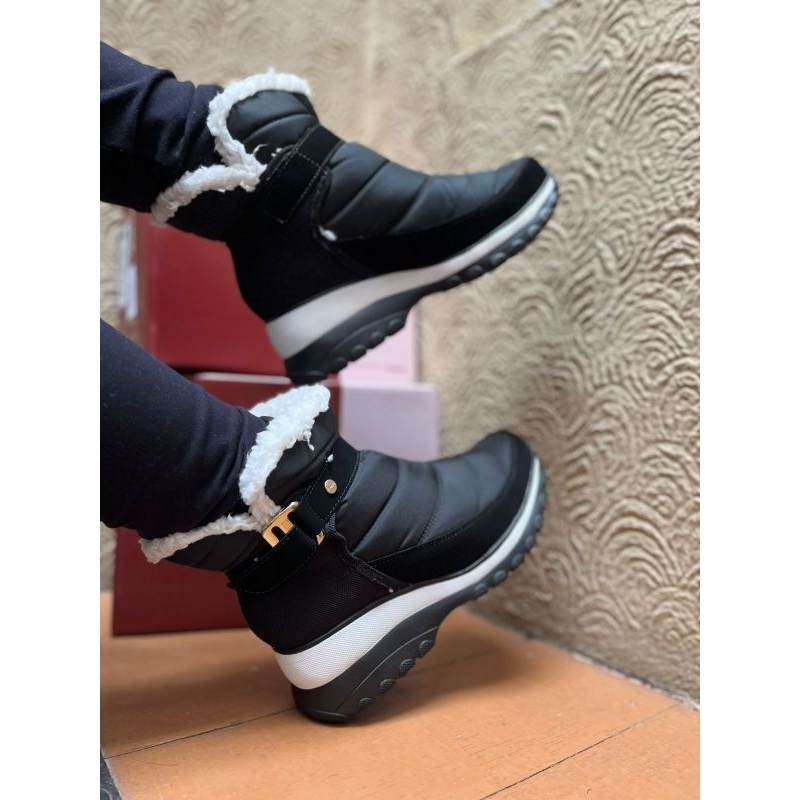 Bota Feminina Firezzi Serena Forrada com Lã Cano Curto