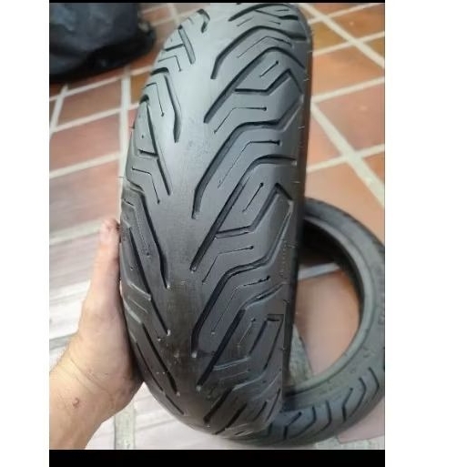 Pneu traseiro de moto 130/70-13 Michelin city grip Riscado