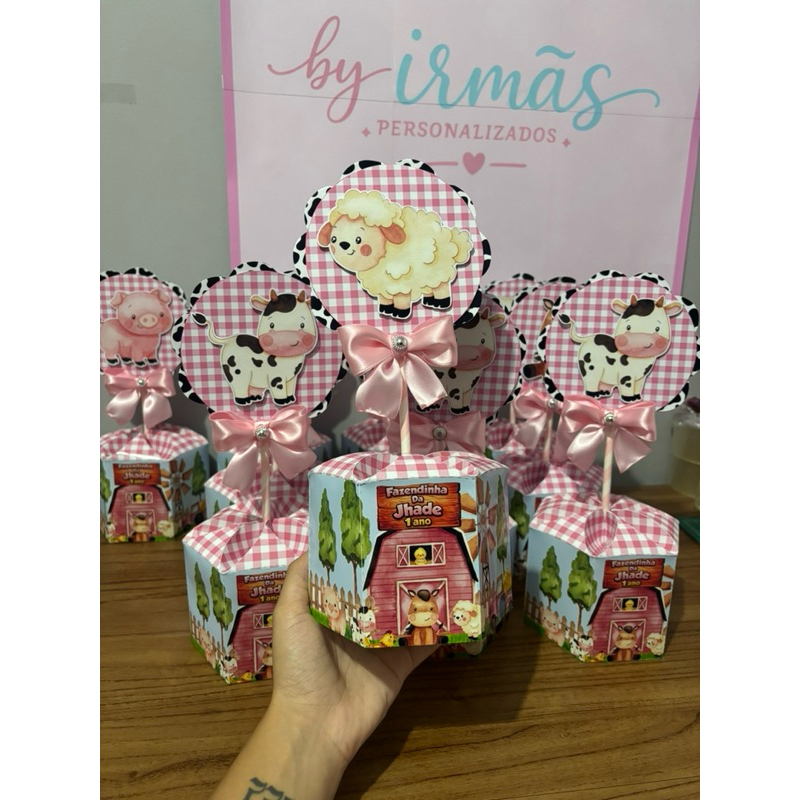 Centro de Mesa Sextavada fazendinha rosa/ Lembrancinha, Personalizados, mimos, festa infantil