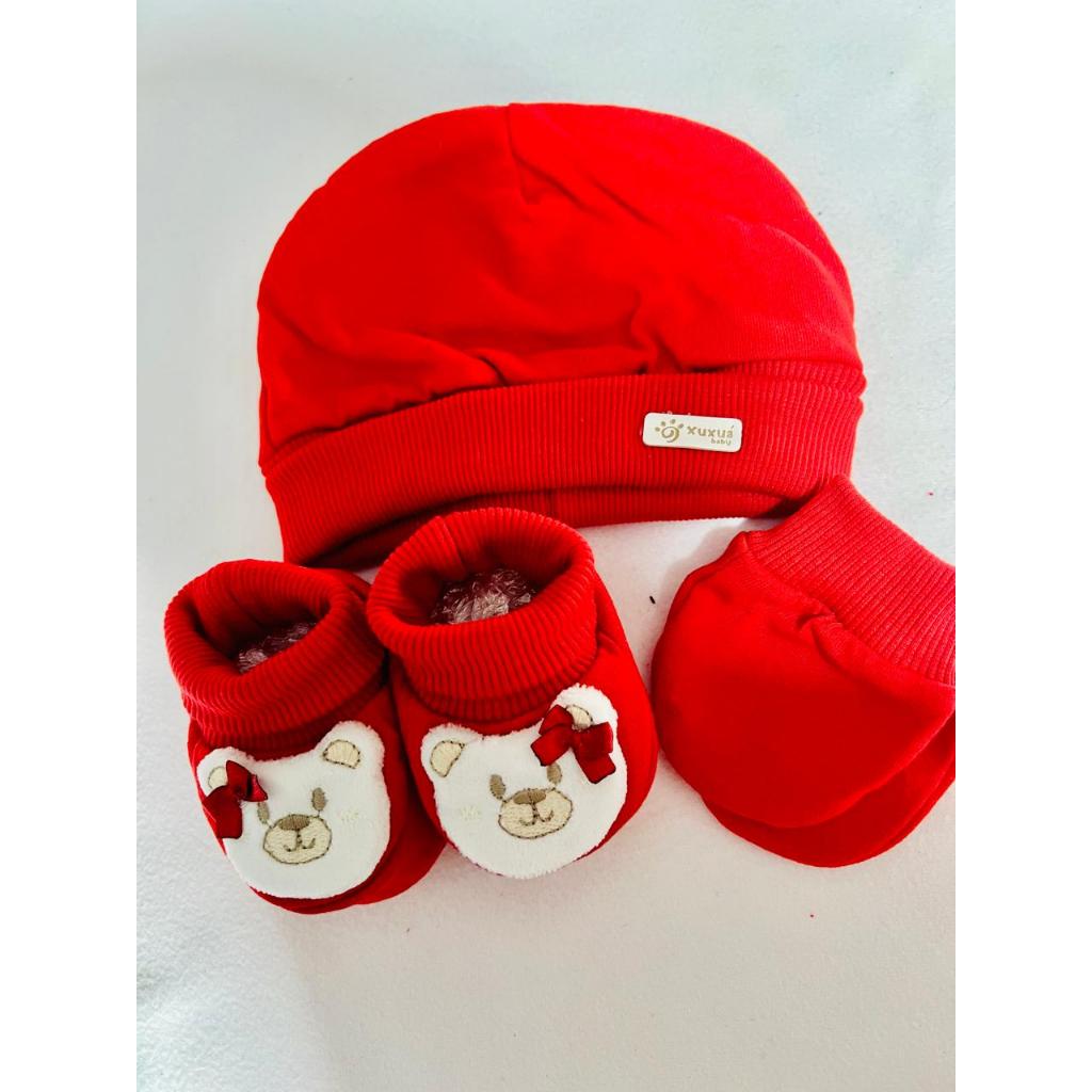 KIT TOUCA/GORRO, LUVAS E BOTINHA SAPATINHO PANTUFA BEBÊ MALHA VERMELHO