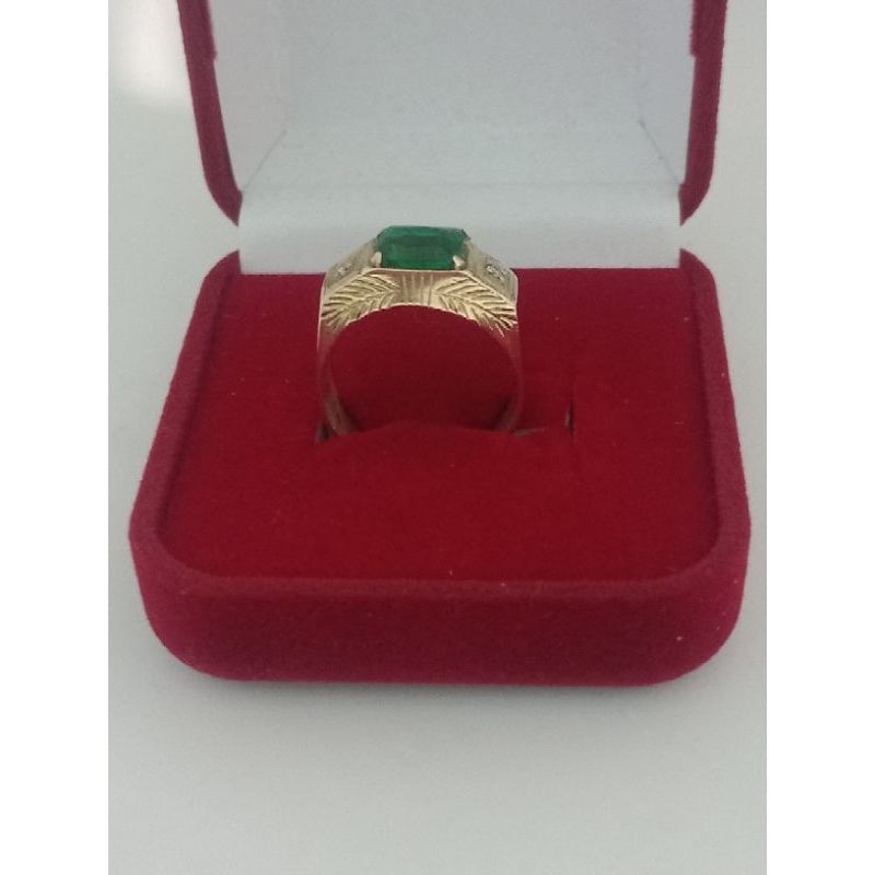 Anel de Formatura Verde Esmeralda  ( Educação fisica / Enfermagem/ Biomedicina ) Feito de Moeda Antiga