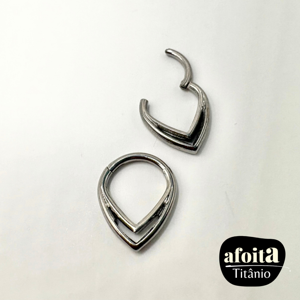 Kit Piercing Argola Clicker em Titânio Prateado Gota Vazada (para septo, daith, helix, lóbulo, etc.) — imagem 2 de 2