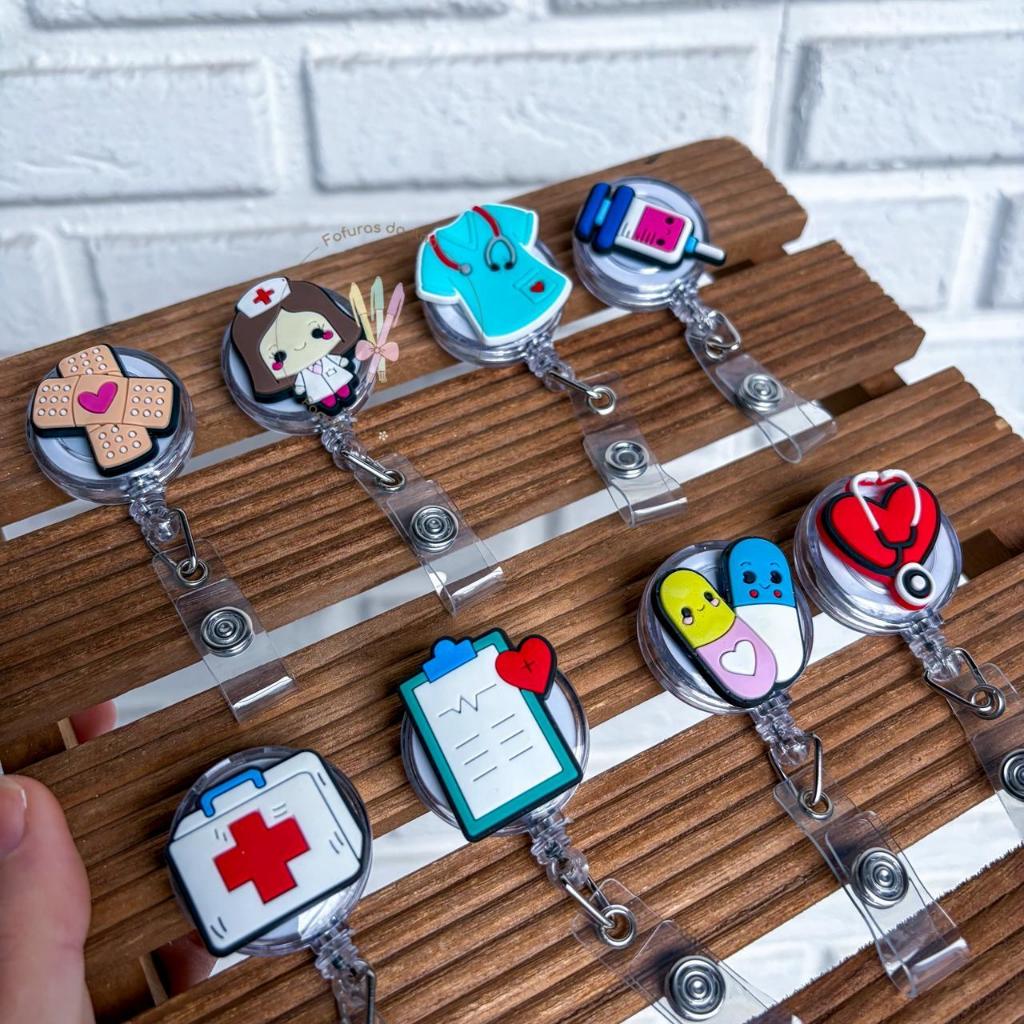 Porta crachá retrátil roller clip enfermagem e saúde porta cartão hospital