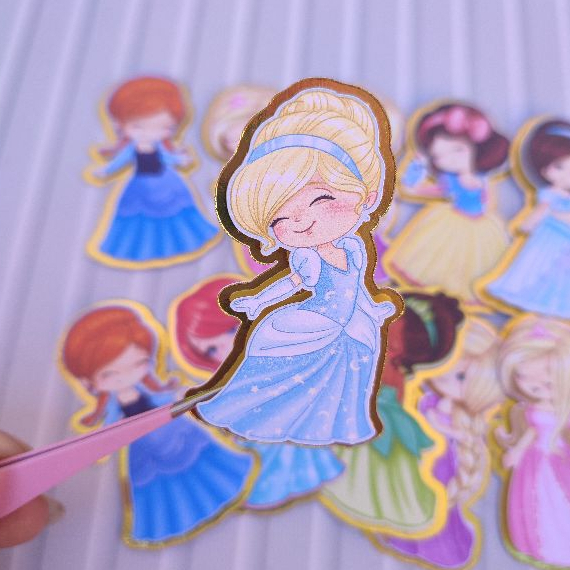 50 APLIQUES 3D PRINCESAS CUTE COM LAMICOTE DOURADO - PARA LEMBRANCINHAS OU PERSONALIZADOS APLIQUES