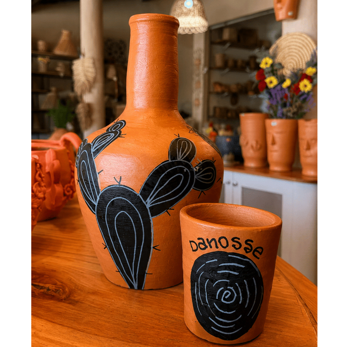 Moringa de Barro 1,6L +  Copo de Para Água Fresca Artesanal Pintada à Mão – Decoração Nordestina Colorida