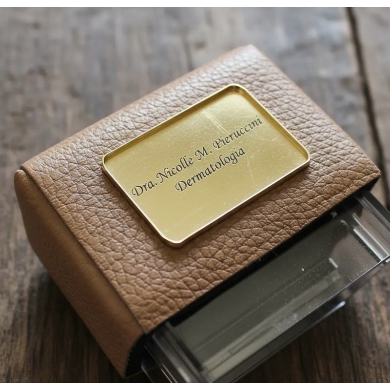 Carimbo em Couro com Placa Personalizada