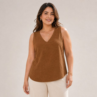 blusa feminina marrom, regata caramelo, blusa plus size, gola V, sem manga, tecido texturizado, blusa soltinha