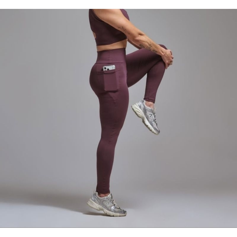 Calça Legging Esportiva Bolso Lateral Poliamida Zero Transparência