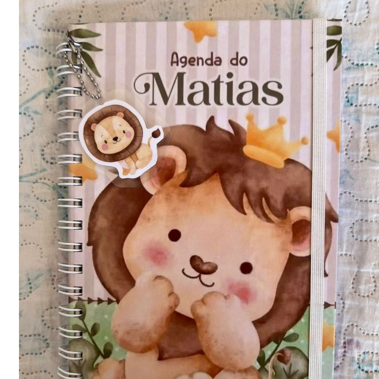 Agenda infantil escolar personalizada tema safari com capa dura, elástico, pingente a pronta entrega