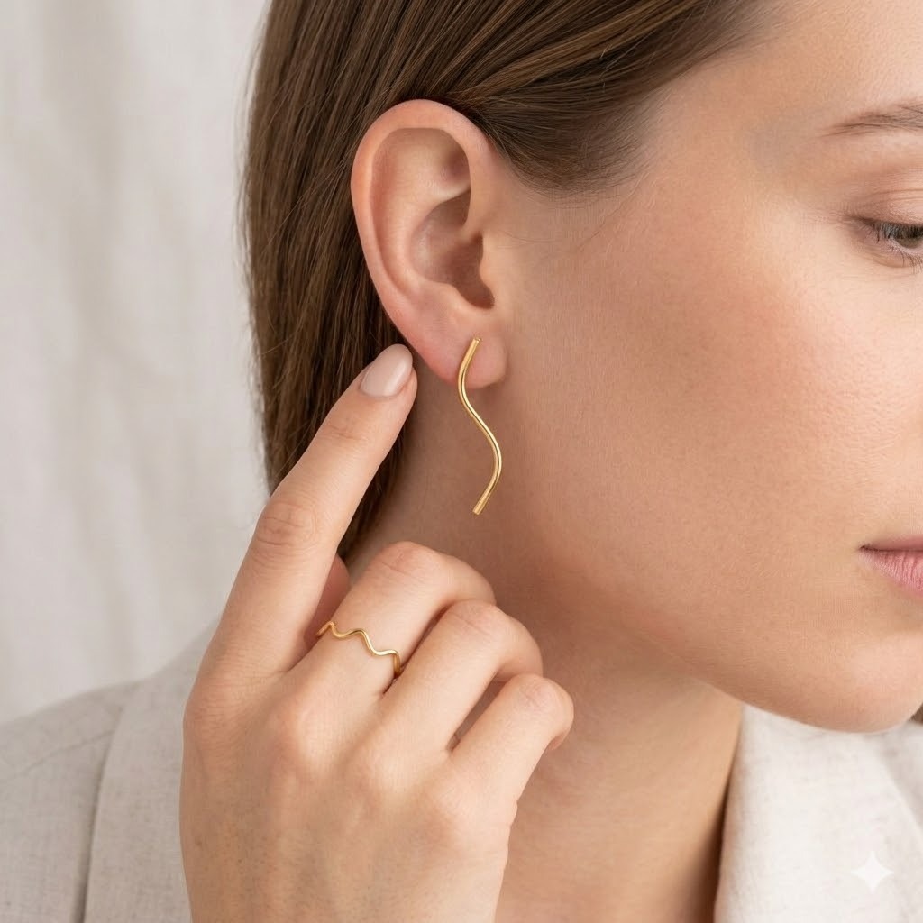 Kit Brinco e Anel Ajustável Feminino Antialérgico Dourado, Elegante, Semijoia Banhada a Ouro 18k em Oferta na Shopee