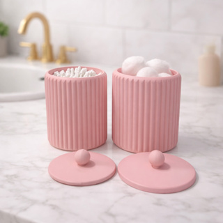 Porta Cotonete e Porta Algodão Canelado com Tampa FRUFRU – Organizador Banheiro Penteadeira Feminino Infantil Bebês em Oferta na Shopee