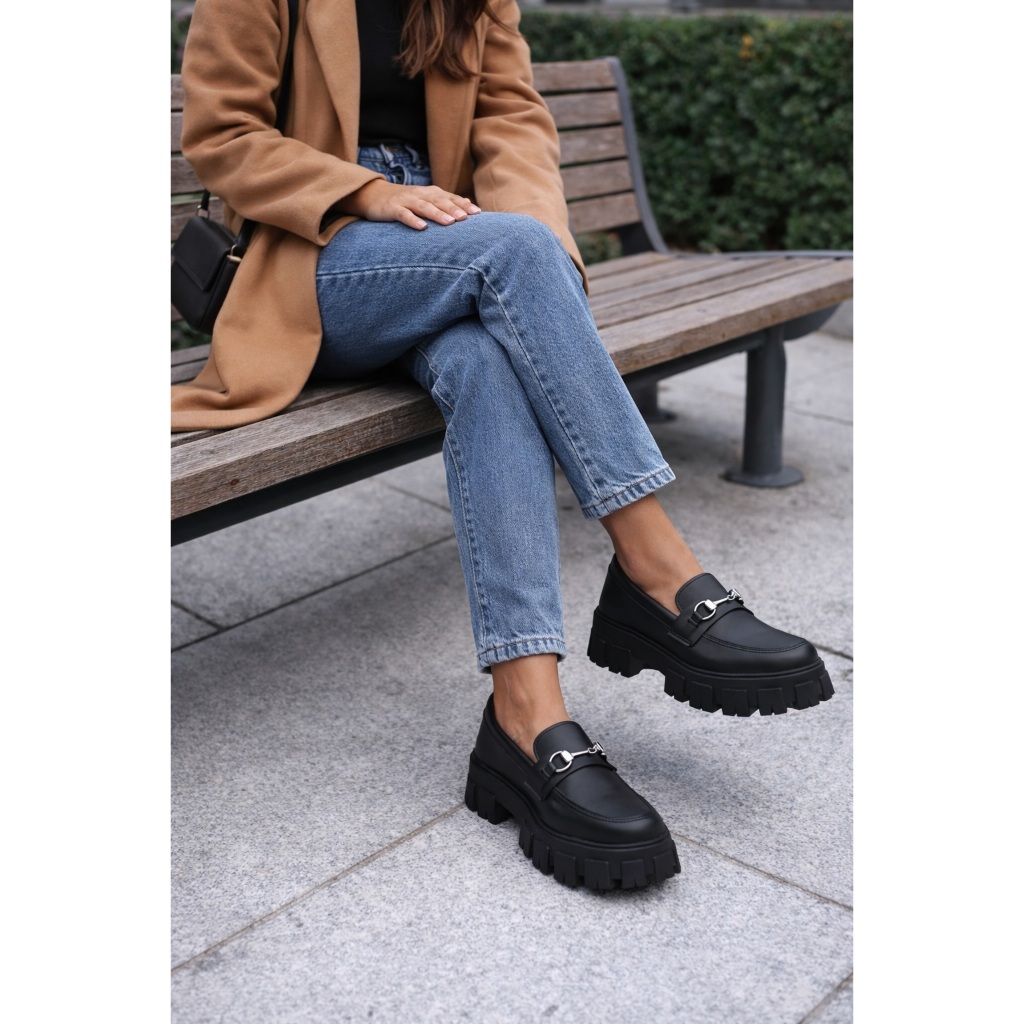 Mocassim Feminino Tratorado Oxford Plataforma Blogueira Metal Bridão Corrente