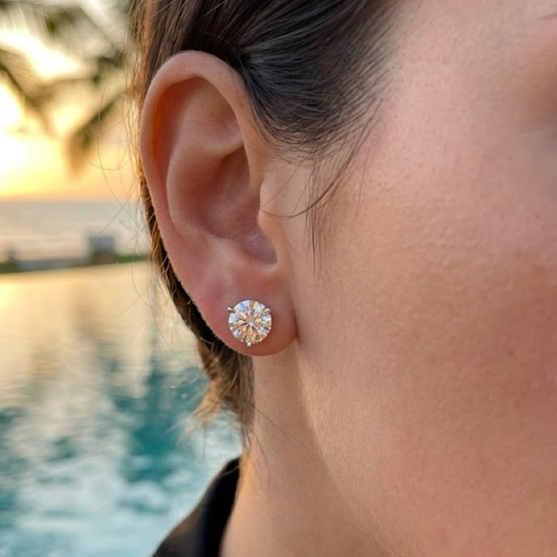 Brinco Moissanite 6,5mm Prata 925 Três Garras Ponto de Luz Feminino Brilho Intenso