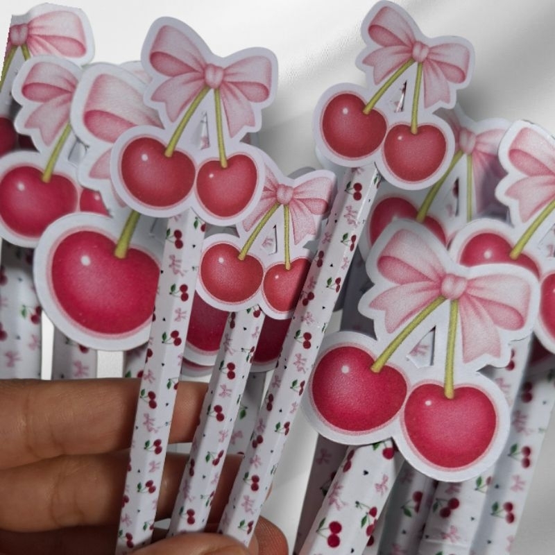 Lápis Personalizado Cerejinha Lembrancinha de Aniversário Infantil Kit Festa Brinde Personalizado
