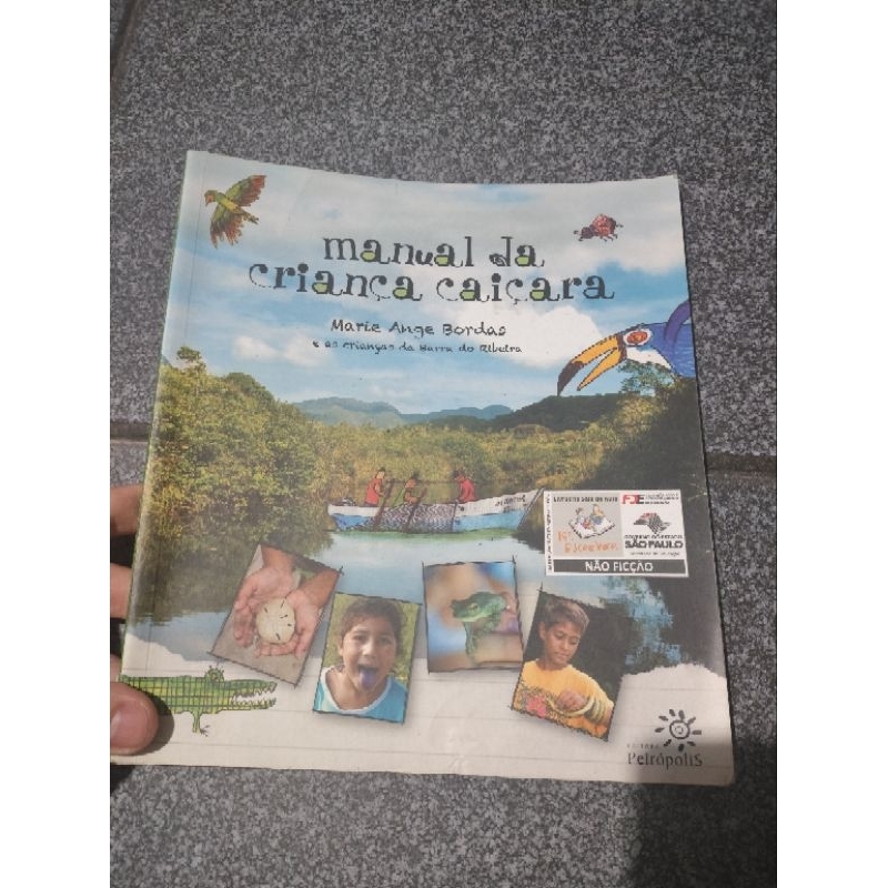 Livro Manual da criança Caiçara Marie Ange