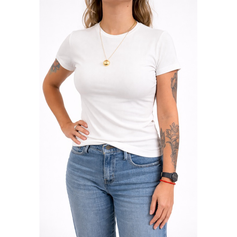 Kit com 3, Camiseta Feminina Básica, Baby Look, Malha Canelada, Viscose e Elastano